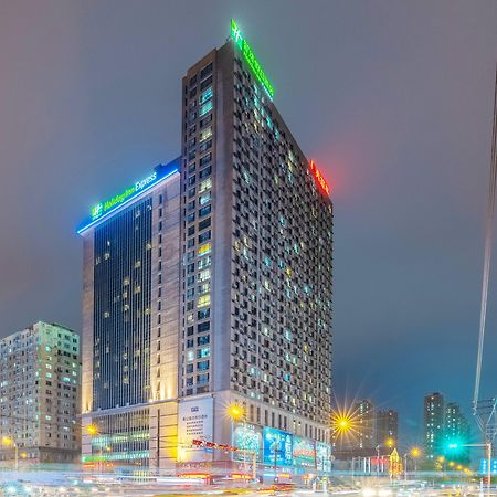 鞍山中心智选假日酒店 外观 照片