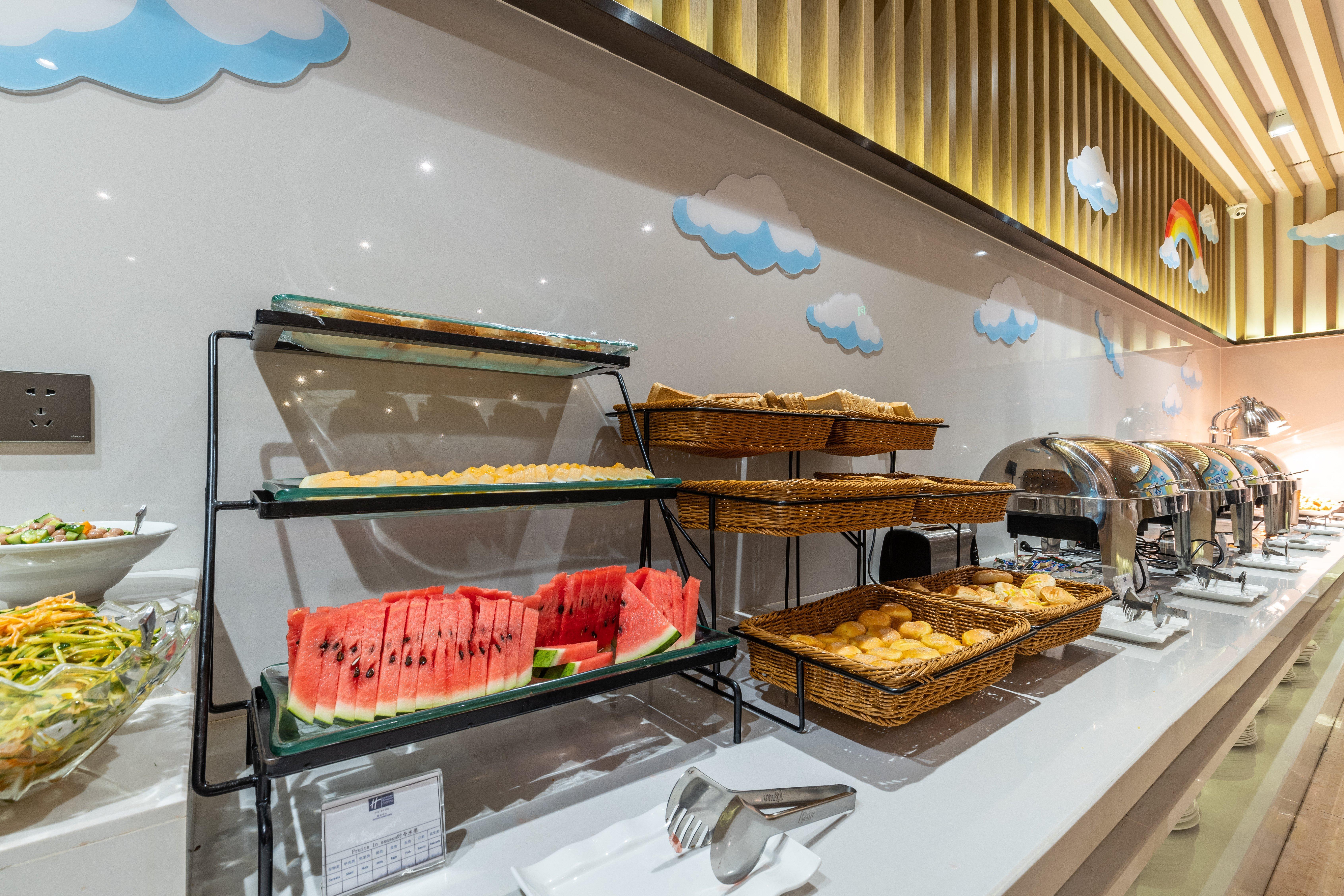 鞍山中心智选假日酒店 外观 照片
